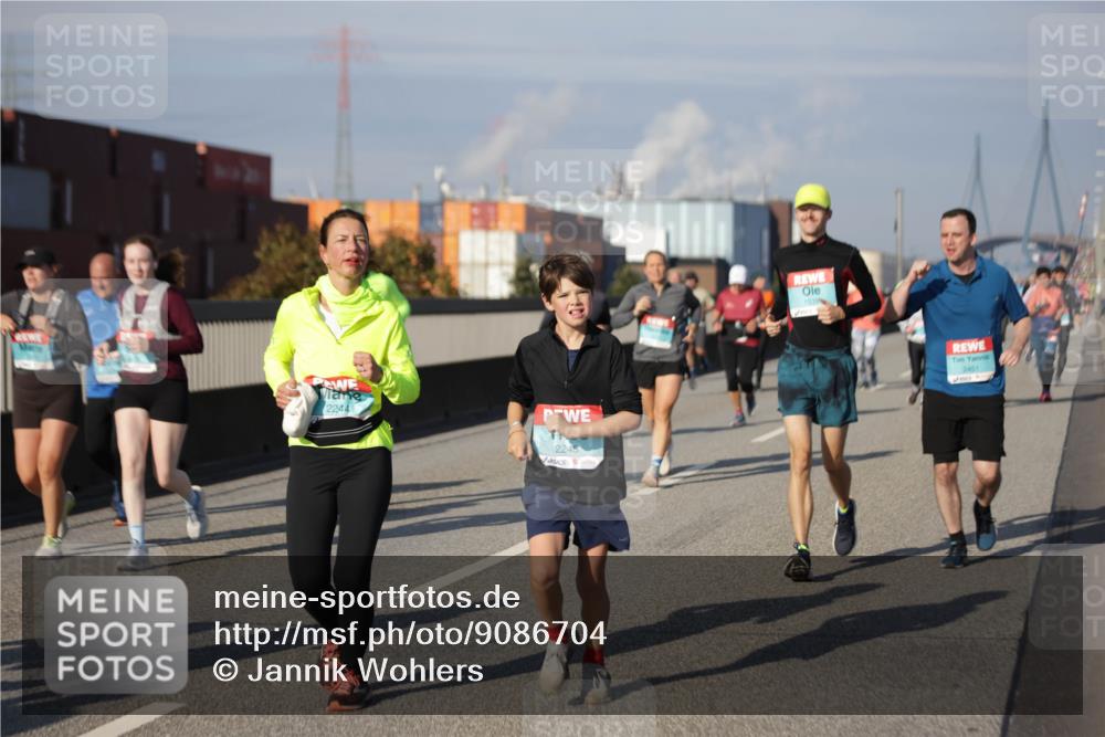 03.10.2025 - Köhlbrandbrückenlauf Jannik Wohlers http://msf.ph/oto/9086704 03.10.2025 10:07:56 Position 3 2244, 2245, 1530, 2451 meine-sportfotos.de