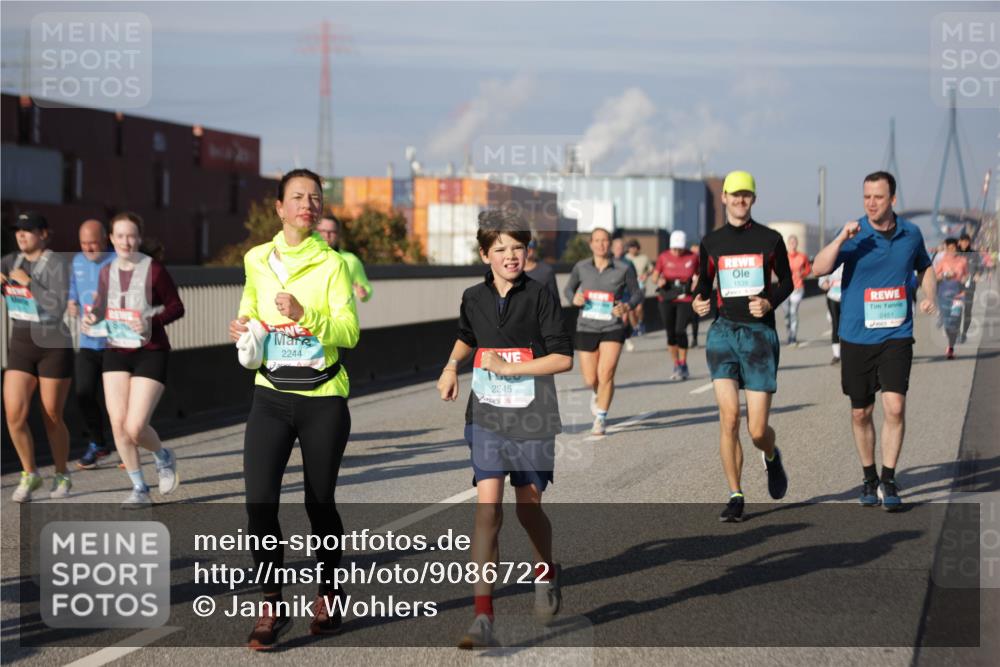 03.10.2025 - Köhlbrandbrückenlauf Jannik Wohlers http://msf.ph/oto/9086722 03.10.2025 10:07:56 Position 3 2244, 2245, 1539, 2451 meine-sportfotos.de