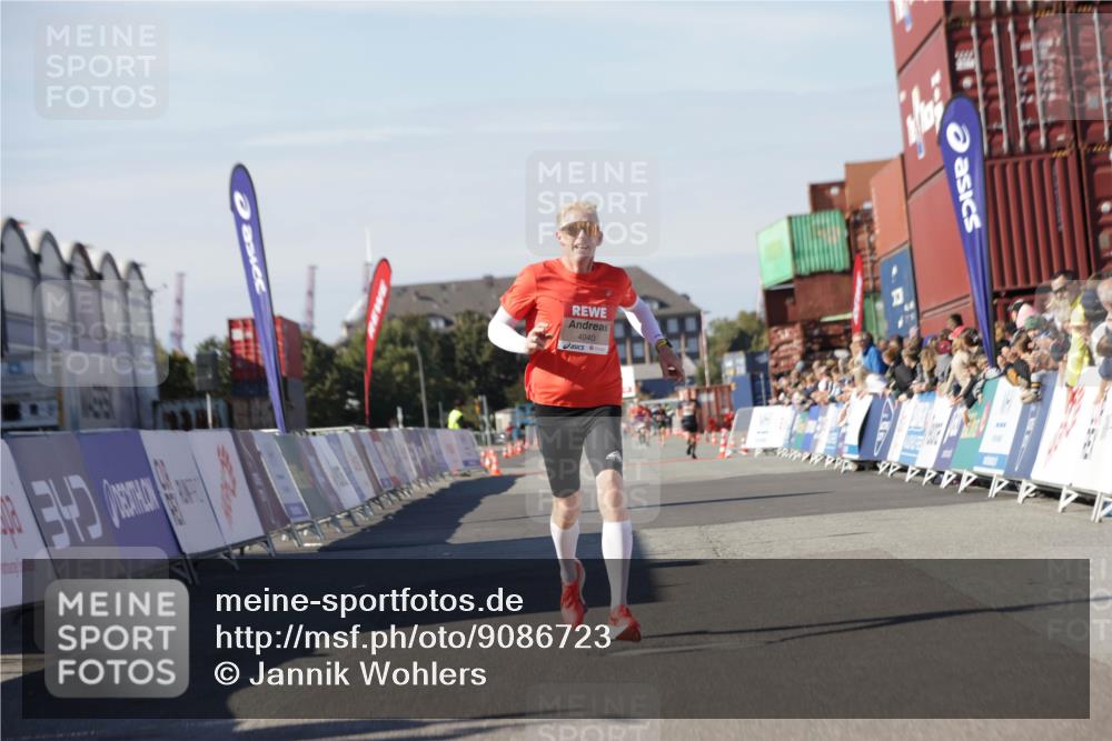 03.10.2025 - Köhlbrandbrückenlauf Jannik Wohlers http://msf.ph/oto/9086723 03.10.2025 12:52:58 Ziel 4034, 4040 meine-sportfotos.de