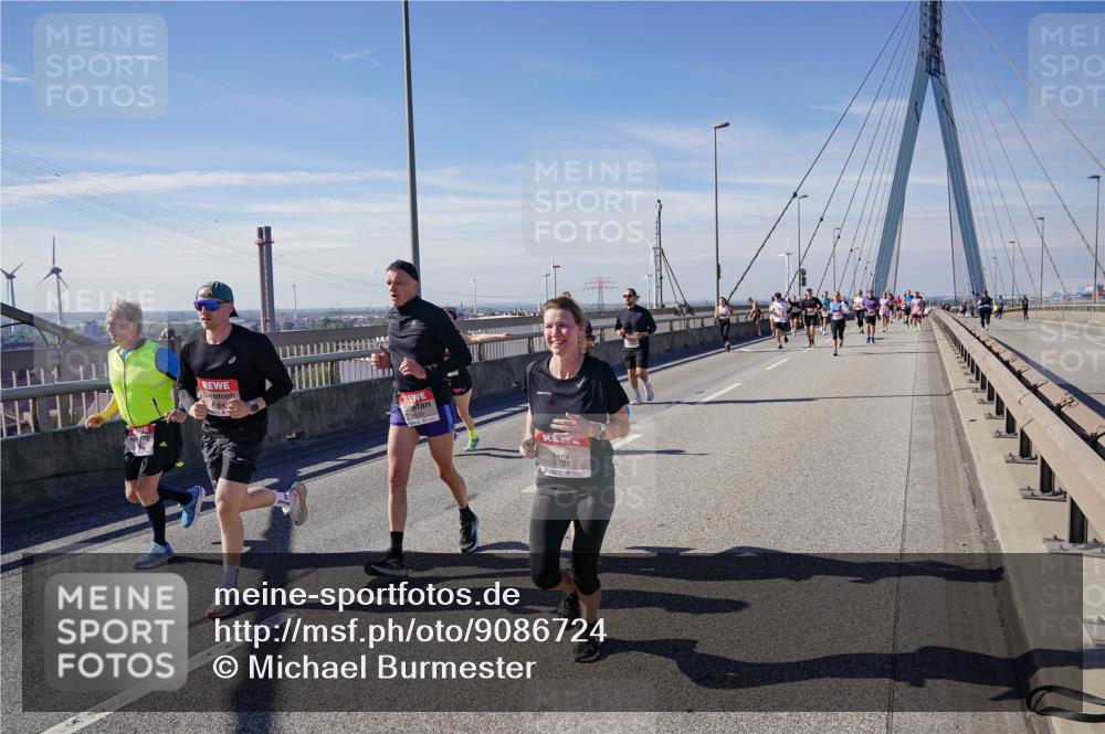 03.10.2025 - Köhlbrandbrückenlauf Michael Burmester http://msf.ph/oto/9086724 03.10.2025 12:43:48 Position 2 6721 meine-sportfotos.de