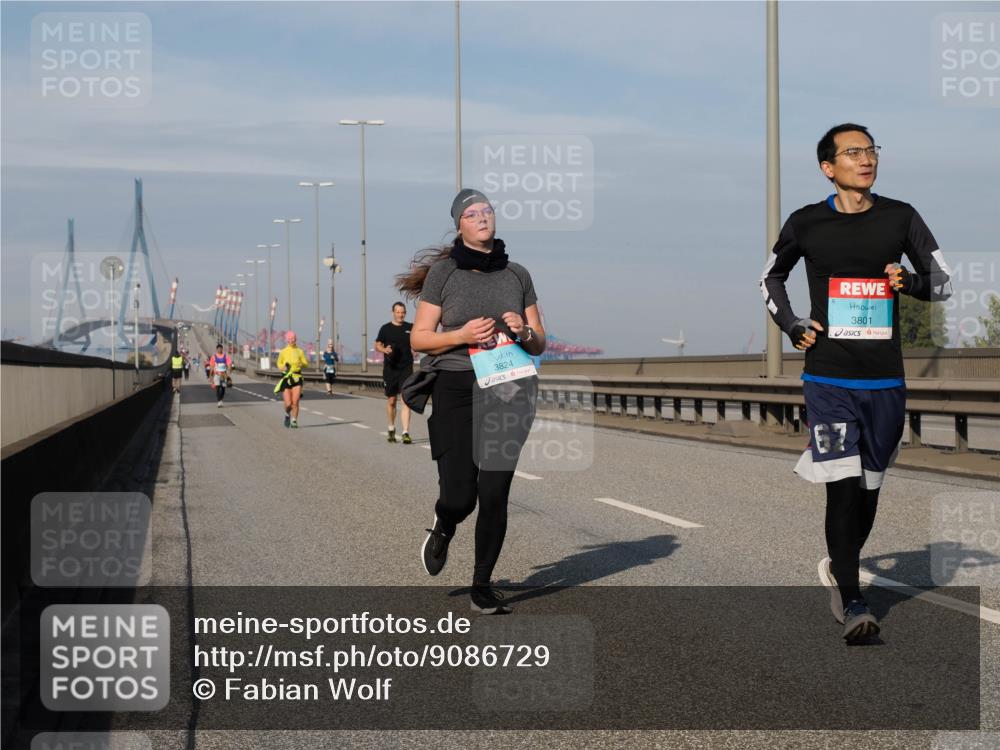 03.10.2025 - Köhlbrandbrückenlauf Fabian Wolf http://msf.ph/oto/9086729 03.10.2025 10:21:04 Position 3 3824, 3801 meine-sportfotos.de