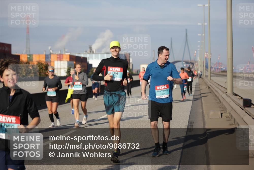 03.10.2025 - Köhlbrandbrückenlauf Jannik Wohlers http://msf.ph/oto/9086732 03.10.2025 10:07:57 Position 3 2245, 1539, 2451 meine-sportfotos.de