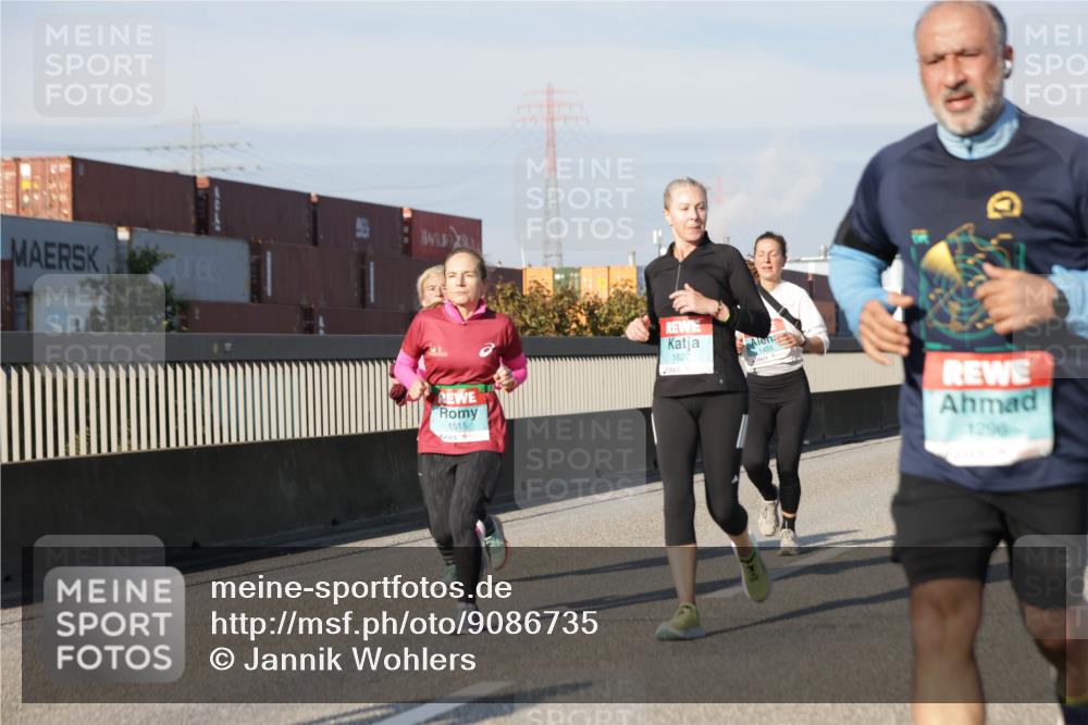 03.10.2025 - Köhlbrandbrückenlauf Jannik Wohlers http://msf.ph/oto/9086735 03.10.2025 09:57:22 Position 3 1515, 1627, 1296 meine-sportfotos.de