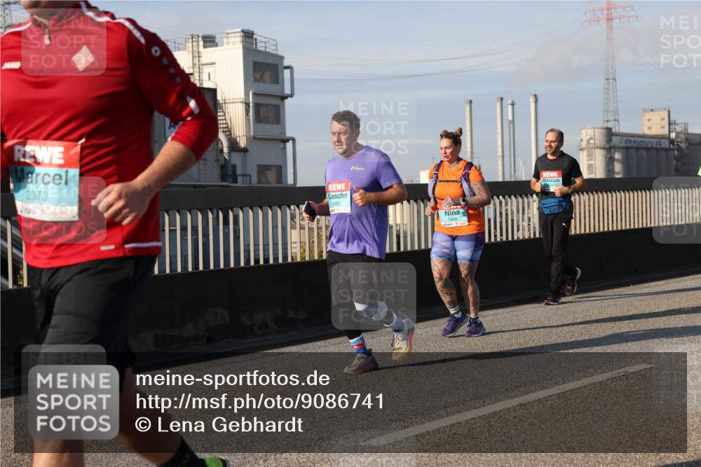 03.10.2025 - Köhlbrandbrückenlauf Lena Gebhardt http://msf.ph/oto/9086741 03.10.2025 10:06:04 Position 2 2070, 3483, 1348 meine-sportfotos.de
