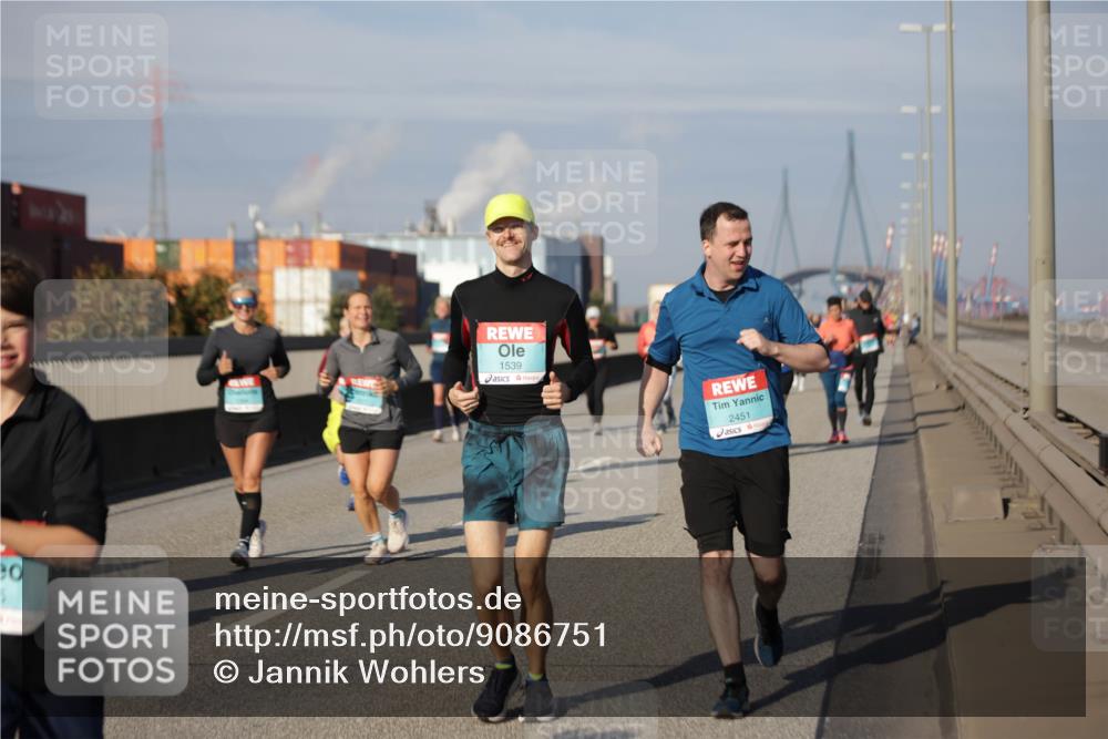 03.10.2025 - Köhlbrandbrückenlauf Jannik Wohlers http://msf.ph/oto/9086751 03.10.2025 10:07:57 Position 3 0, 1539, 2451 meine-sportfotos.de