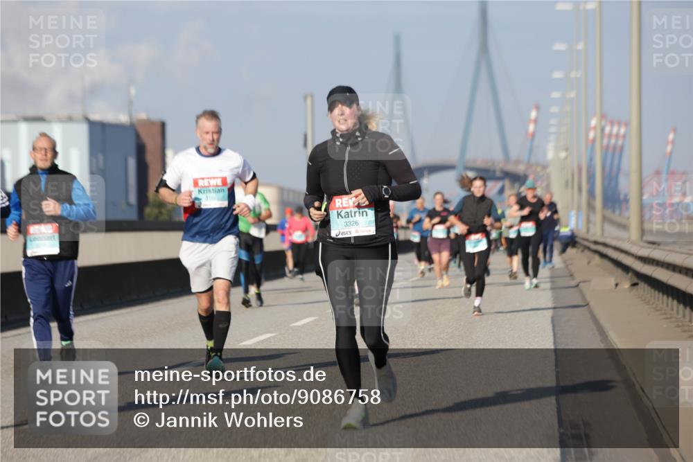 03.10.2025 - Köhlbrandbrückenlauf Jannik Wohlers http://msf.ph/oto/9086758 03.10.2025 09:57:24 Position 3 3326 meine-sportfotos.de