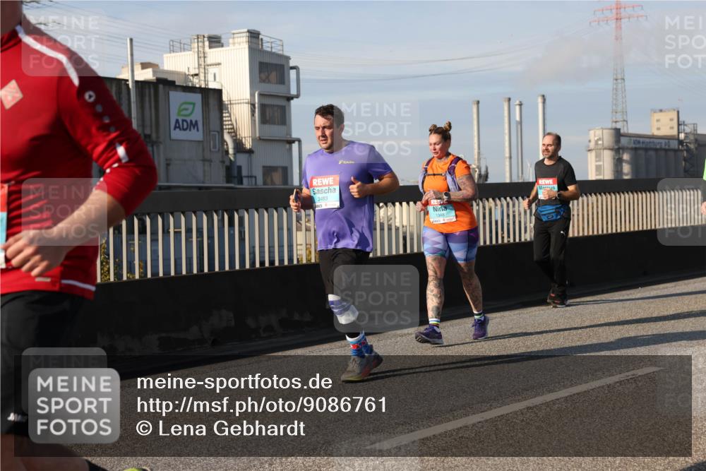 03.10.2025 - Köhlbrandbrückenlauf Lena Gebhardt http://msf.ph/oto/9086761 03.10.2025 10:06:04 Position 2 3483, 1348 meine-sportfotos.de