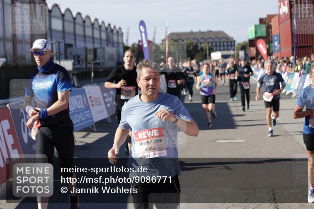 03.10.2025 - Köhlbrandbrückenlauf Jannik Wohlers http://msf.ph/oto/9086771 03.10.2025 13:18:57 Ziel 4077, 4556, 4630, 4676, 4756, 4889, 5304, 5449, 5974, 6117, 6267, 6475, 6506, 6556, 6573, 6795 meine-sportfotos.de