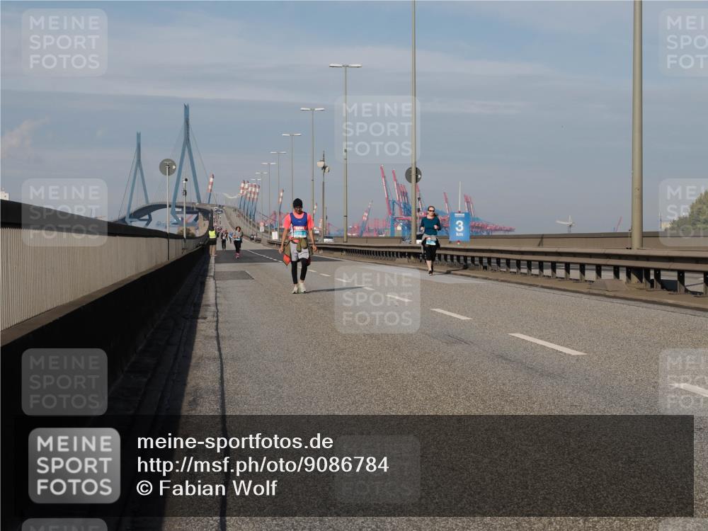 03.10.2025 - Köhlbrandbrückenlauf Fabian Wolf http://msf.ph/oto/9086784 03.10.2025 10:21:23 Position 3 3 meine-sportfotos.de