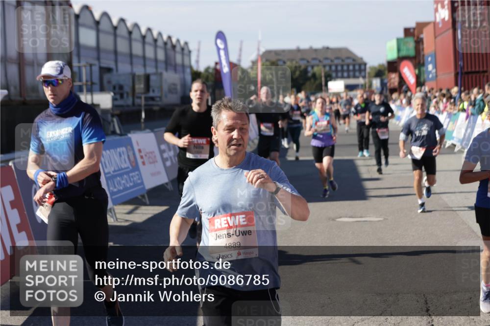 03.10.2025 - Köhlbrandbrückenlauf Jannik Wohlers http://msf.ph/oto/9086785 03.10.2025 13:18:57 Ziel 4077, 4556, 4630, 4676, 4756, 4889, 5304, 5449, 5974, 6117, 6267, 6475, 6506, 6556, 6573, 6795 meine-sportfotos.de