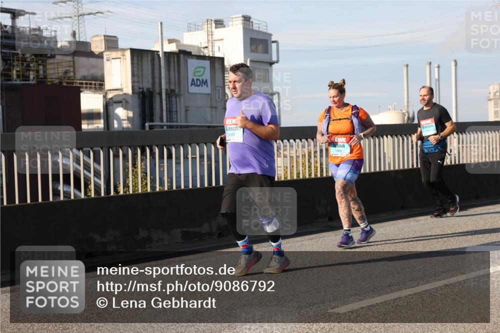 03.10.2025 - Köhlbrandbrückenlauf Lena Gebhardt http://msf.ph/oto/9086792 03.10.2025 10:06:05 Position 2 3483, 1348 meine-sportfotos.de