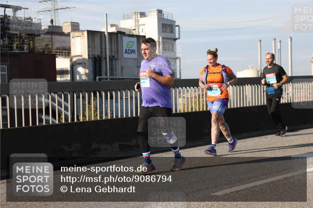 03.10.2025 - Köhlbrandbrückenlauf Lena Gebhardt http://msf.ph/oto/9086794 03.10.2025 10:06:05 Position 2 3483, 1348 meine-sportfotos.de
