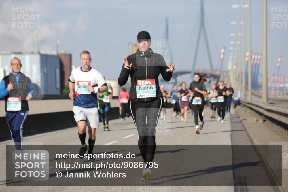 03.10.2025 - Köhlbrandbrückenlauf Jannik Wohlers http://msf.ph/oto/9086795 03.10.2025 09:57:24 Position 3 3326 meine-sportfotos.de