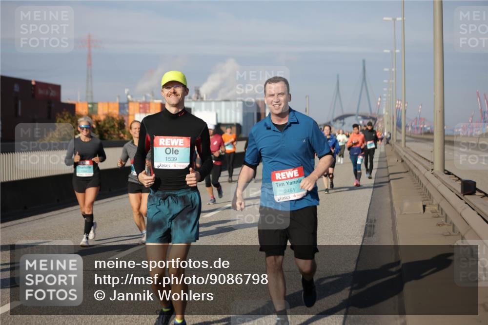 03.10.2025 - Köhlbrandbrückenlauf Jannik Wohlers http://msf.ph/oto/9086798 03.10.2025 10:07:58 Position 3 1539, 2451 meine-sportfotos.de