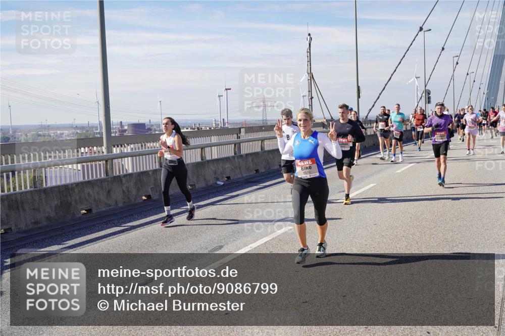 03.10.2025 - Köhlbrandbrückenlauf Michael Burmester http://msf.ph/oto/9086799 03.10.2025 12:43:53 Position 2 6510 meine-sportfotos.de