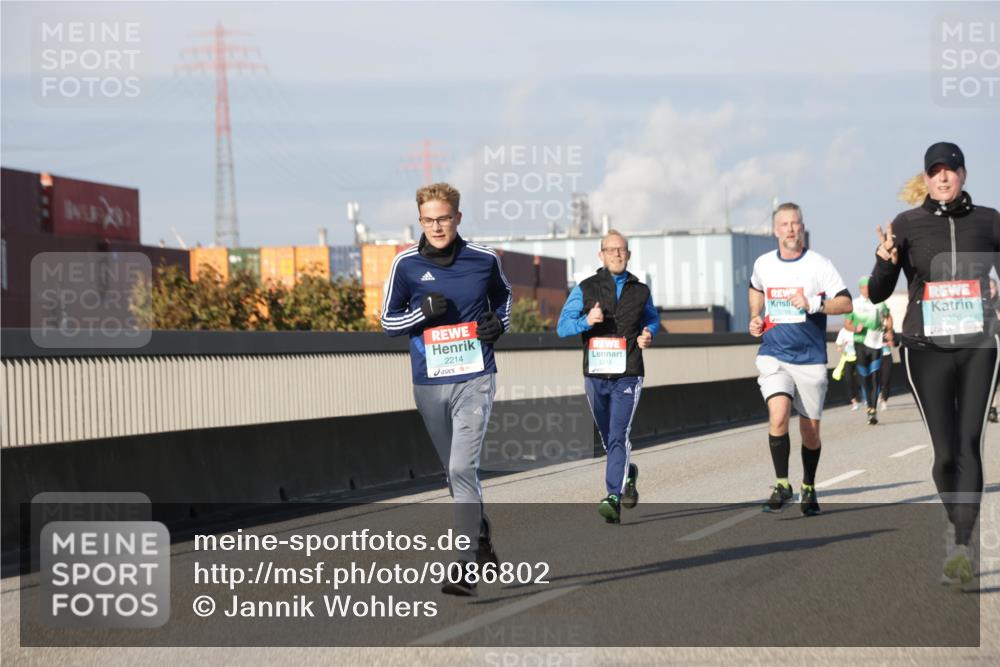 03.10.2025 - Köhlbrandbrückenlauf Jannik Wohlers http://msf.ph/oto/9086802 03.10.2025 09:57:25 Position 3 2214, 3166, 3326 meine-sportfotos.de