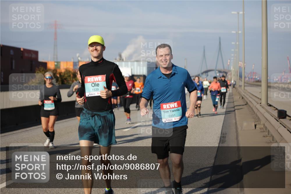 03.10.2025 - Köhlbrandbrückenlauf Jannik Wohlers http://msf.ph/oto/9086807 03.10.2025 10:07:58 Position 3 1539, 2451 meine-sportfotos.de