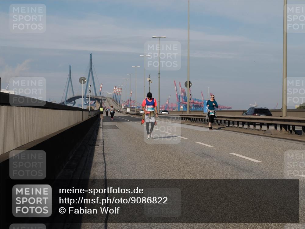 03.10.2025 - Köhlbrandbrückenlauf Fabian Wolf http://msf.ph/oto/9086822 03.10.2025 10:21:26 Position 3  meine-sportfotos.de