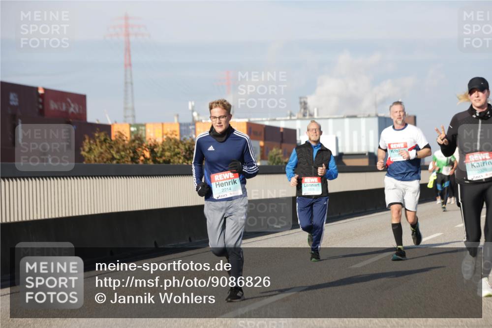 03.10.2025 - Köhlbrandbrückenlauf Jannik Wohlers http://msf.ph/oto/9086826 03.10.2025 09:57:25 Position 3 2214, 2215, 3326 meine-sportfotos.de
