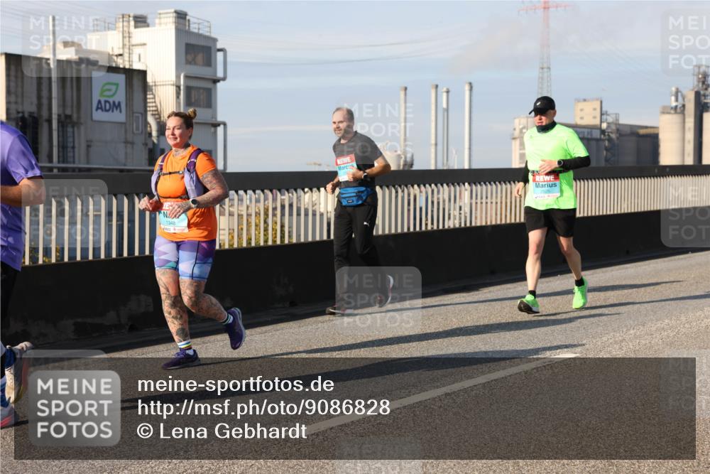 03.10.2025 - Köhlbrandbrückenlauf Lena Gebhardt http://msf.ph/oto/9086828 03.10.2025 10:06:05 Position 2 1348 meine-sportfotos.de