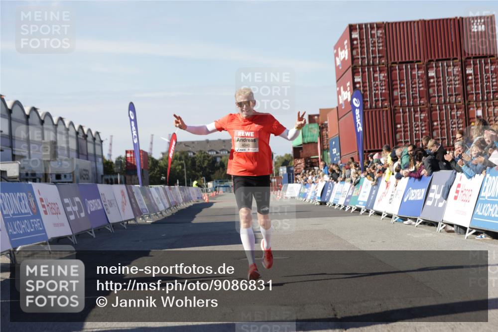 03.10.2025 - Köhlbrandbrückenlauf Jannik Wohlers http://msf.ph/oto/9086831 03.10.2025 12:52:59 Ziel 4034, 4040 meine-sportfotos.de