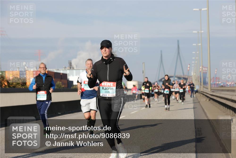 03.10.2025 - Köhlbrandbrückenlauf Jannik Wohlers http://msf.ph/oto/9086839 03.10.2025 09:57:26 Position 3 3326 meine-sportfotos.de