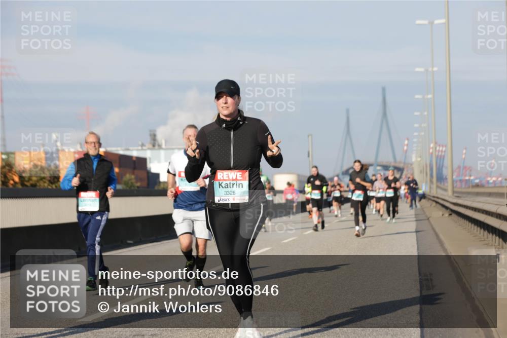 03.10.2025 - Köhlbrandbrückenlauf Jannik Wohlers http://msf.ph/oto/9086846 03.10.2025 09:57:26 Position 3 3326 meine-sportfotos.de