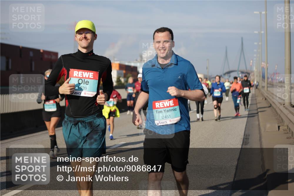 03.10.2025 - Köhlbrandbrückenlauf Jannik Wohlers http://msf.ph/oto/9086847 03.10.2025 10:07:58 Position 3 1539, 2451 meine-sportfotos.de