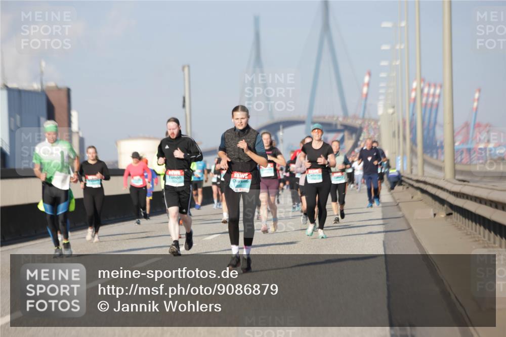 03.10.2025 - Köhlbrandbrückenlauf Jannik Wohlers http://msf.ph/oto/9086879 03.10.2025 09:57:28 Position 3  meine-sportfotos.de