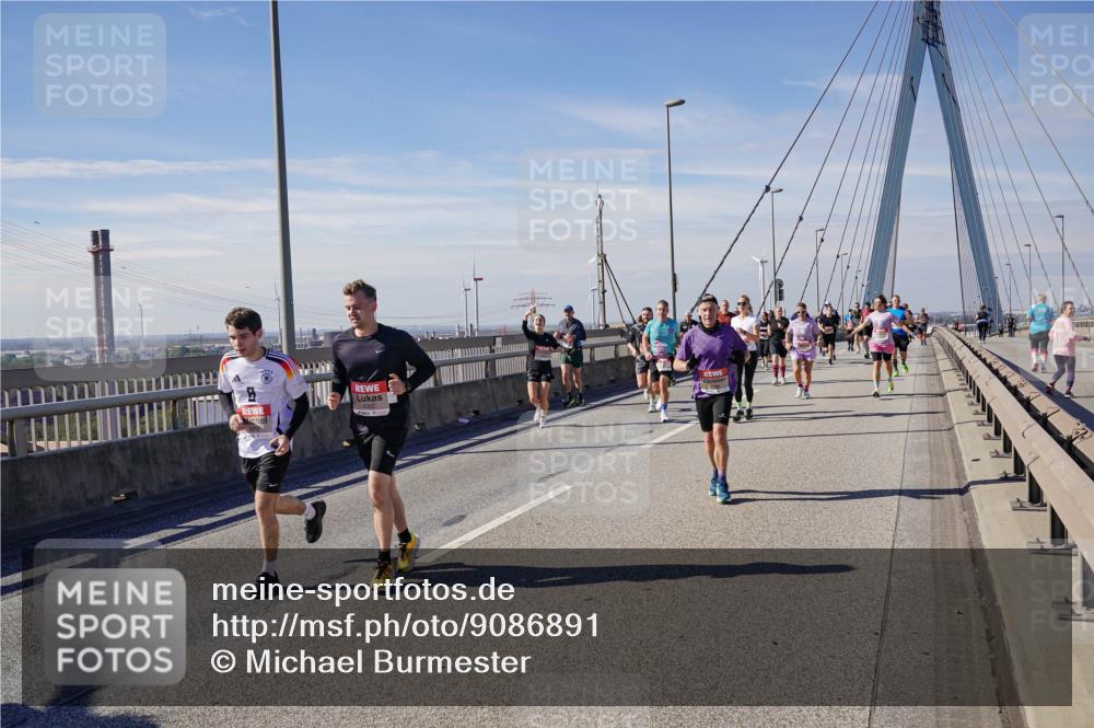 03.10.2025 - Köhlbrandbrückenlauf Michael Burmester http://msf.ph/oto/9086891 03.10.2025 12:43:55 Position 2  meine-sportfotos.de