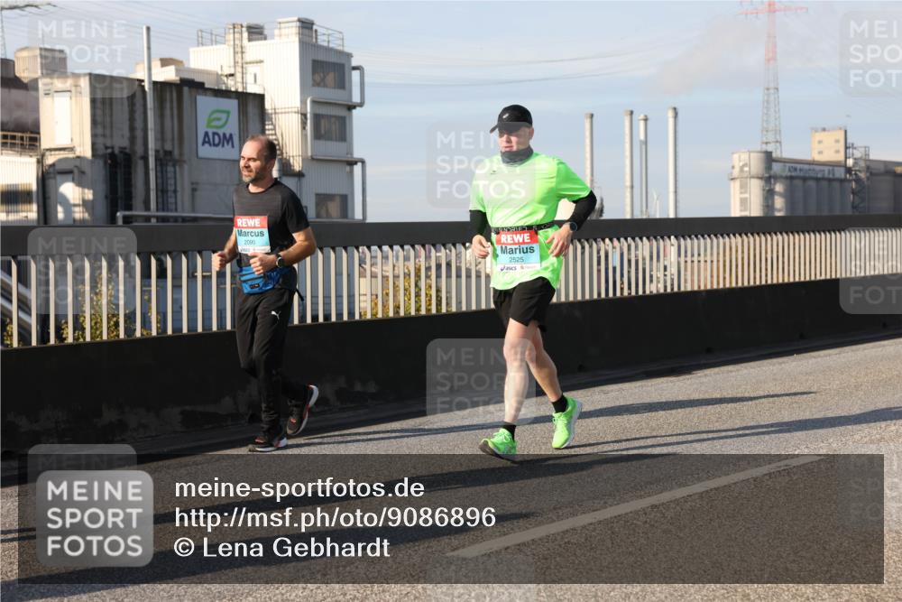 03.10.2025 - Köhlbrandbrückenlauf Lena Gebhardt http://msf.ph/oto/9086896 03.10.2025 10:06:06 Position 2 2090, 2525 meine-sportfotos.de