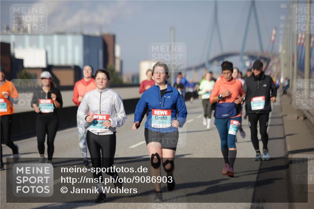 03.10.2025 - Köhlbrandbrückenlauf Jannik Wohlers http://msf.ph/oto/9086903 03.10.2025 10:08:00 Position 3 2250, 2249 meine-sportfotos.de