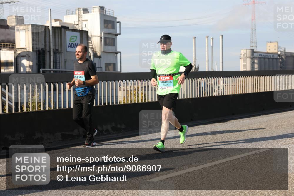 03.10.2025 - Köhlbrandbrückenlauf Lena Gebhardt http://msf.ph/oto/9086907 03.10.2025 10:06:06 Position 2 2525 meine-sportfotos.de