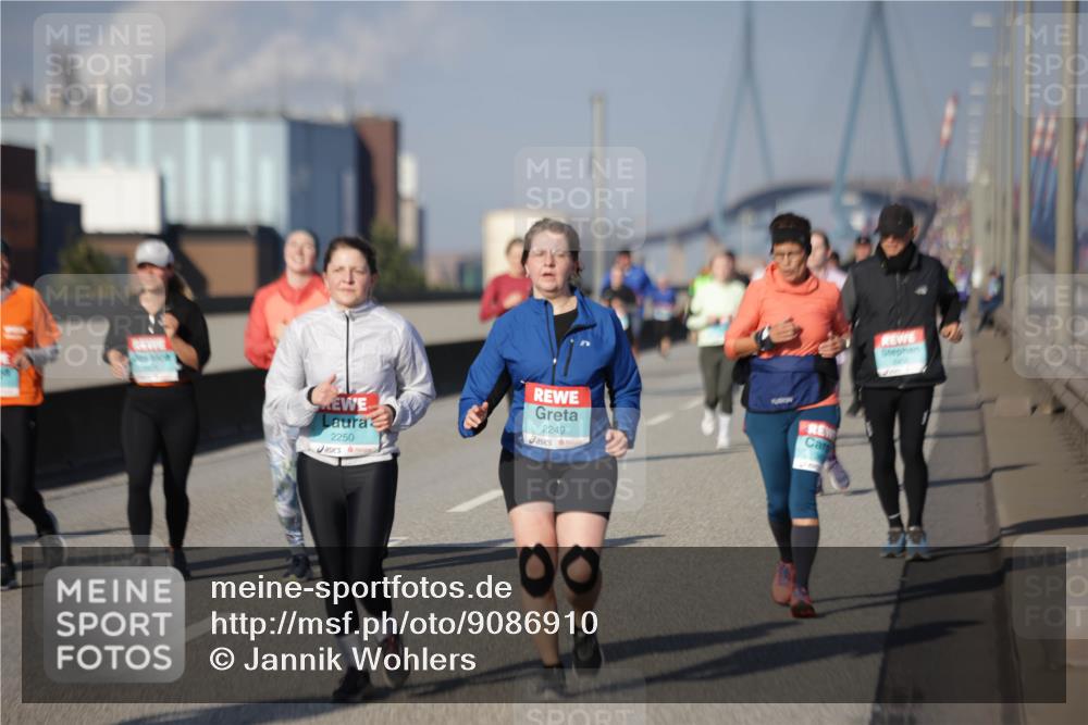 03.10.2025 - Köhlbrandbrückenlauf Jannik Wohlers http://msf.ph/oto/9086910 03.10.2025 10:08:01 Position 3 2250, 2249 meine-sportfotos.de