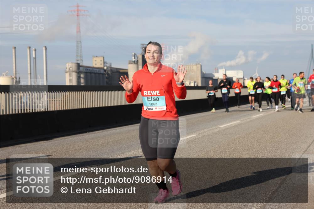 03.10.2025 - Köhlbrandbrückenlauf Lena Gebhardt http://msf.ph/oto/9086914 03.10.2025 10:06:07 Position 2 1863 meine-sportfotos.de