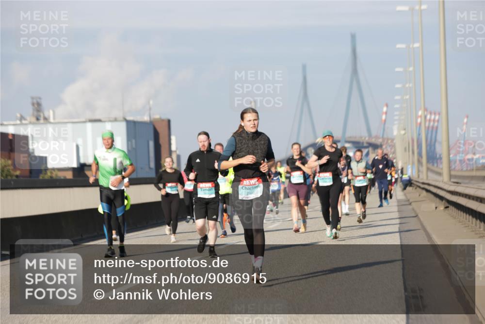 03.10.2025 - Köhlbrandbrückenlauf Jannik Wohlers http://msf.ph/oto/9086915 03.10.2025 09:57:30 Position 3 2686 meine-sportfotos.de