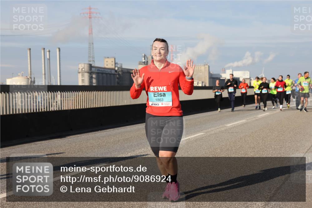 03.10.2025 - Köhlbrandbrückenlauf Lena Gebhardt http://msf.ph/oto/9086924 03.10.2025 10:06:07 Position 2 1863 meine-sportfotos.de