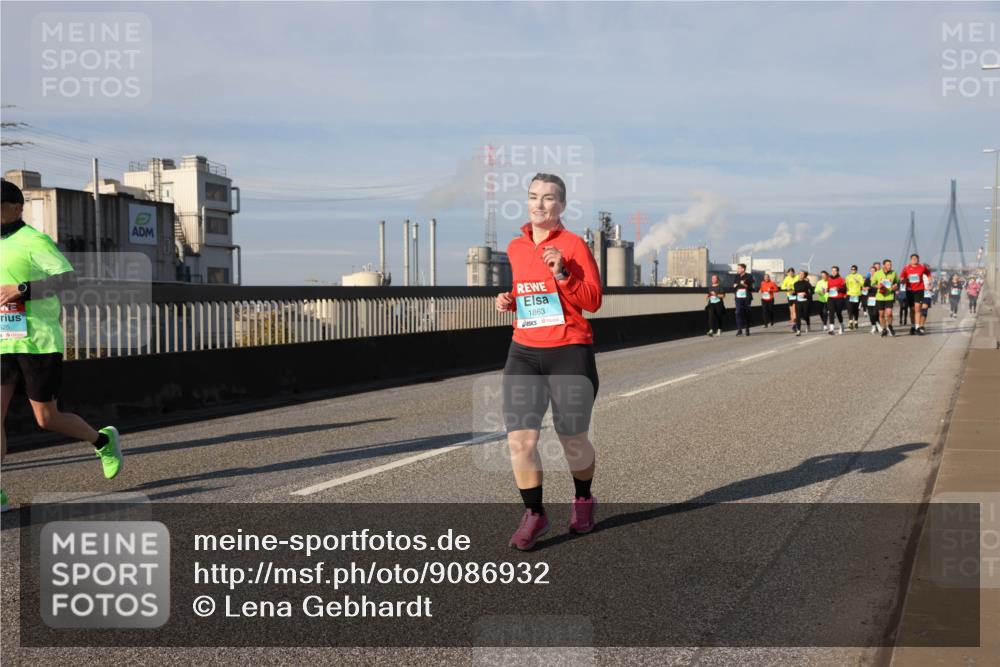 03.10.2025 - Köhlbrandbrückenlauf Lena Gebhardt http://msf.ph/oto/9086932 03.10.2025 10:06:08 Position 2 1863 meine-sportfotos.de