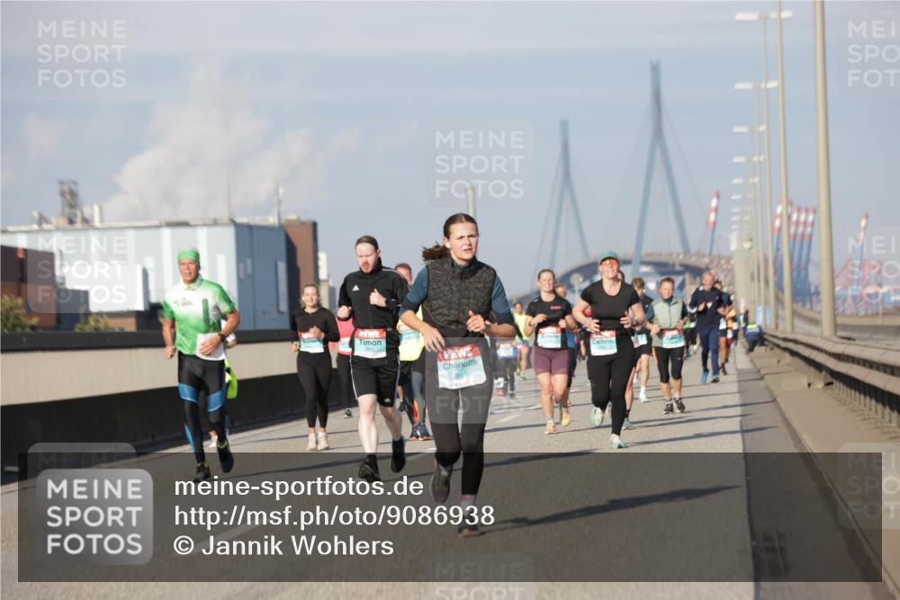 03.10.2025 - Köhlbrandbrückenlauf Jannik Wohlers http://msf.ph/oto/9086938 03.10.2025 09:57:30 Position 3 3515, 2686 meine-sportfotos.de