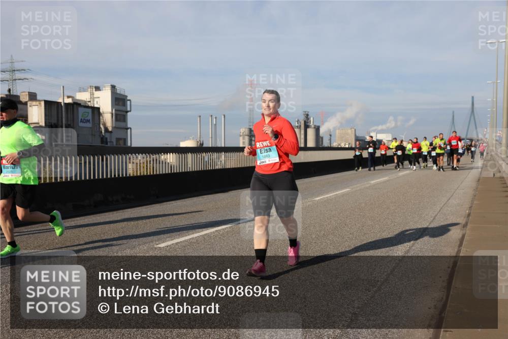 03.10.2025 - Köhlbrandbrückenlauf Lena Gebhardt http://msf.ph/oto/9086945 03.10.2025 10:06:08 Position 2 2525, 1863 meine-sportfotos.de