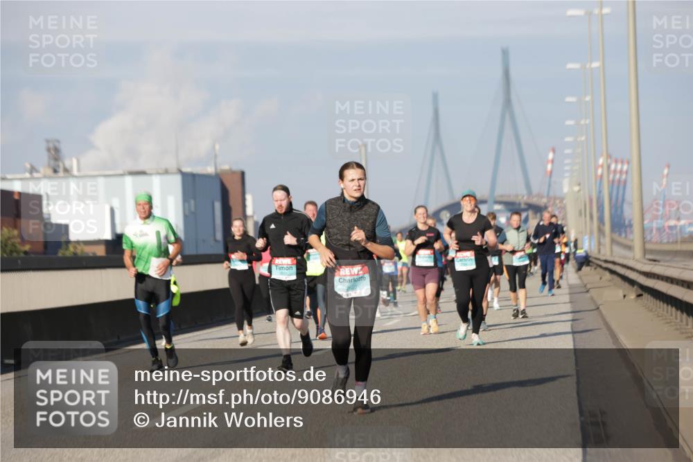 03.10.2025 - Köhlbrandbrückenlauf Jannik Wohlers http://msf.ph/oto/9086946 03.10.2025 09:57:30 Position 3 2686 meine-sportfotos.de