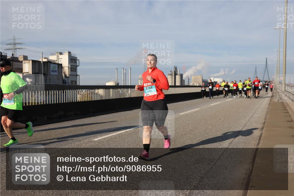 03.10.2025 - Köhlbrandbrückenlauf Lena Gebhardt http://msf.ph/oto/9086955 03.10.2025 10:06:08 Position 2 2525, 1863 meine-sportfotos.de