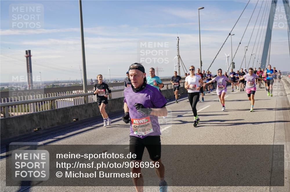 03.10.2025 - Köhlbrandbrückenlauf Michael Burmester http://msf.ph/oto/9086956 03.10.2025 12:43:57 Position 2 6285 meine-sportfotos.de