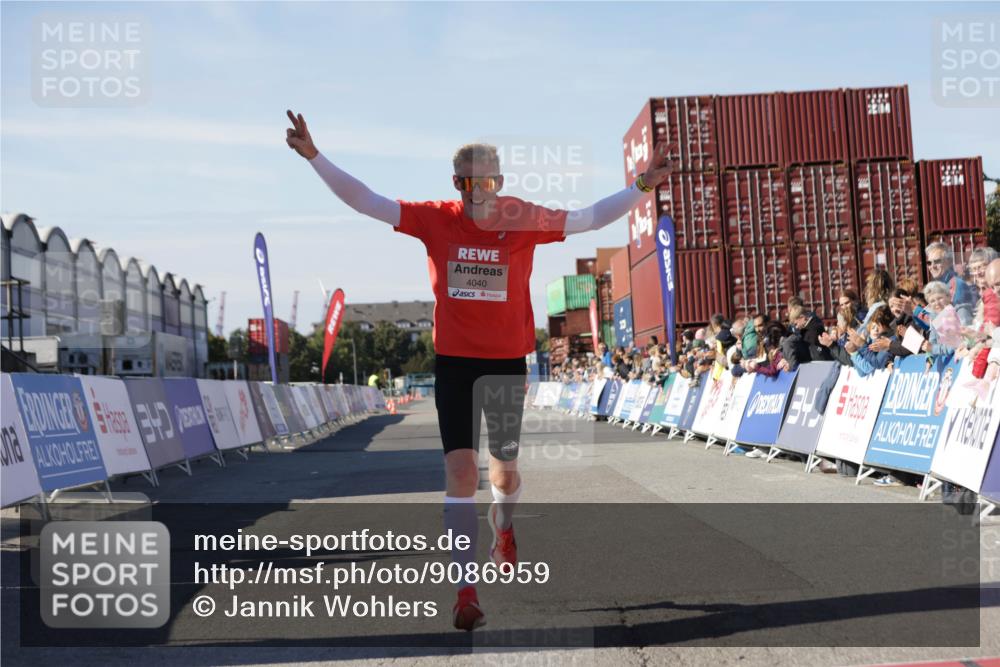 03.10.2025 - Köhlbrandbrückenlauf Jannik Wohlers http://msf.ph/oto/9086959 03.10.2025 12:53:00 Ziel 4034, 4040 meine-sportfotos.de