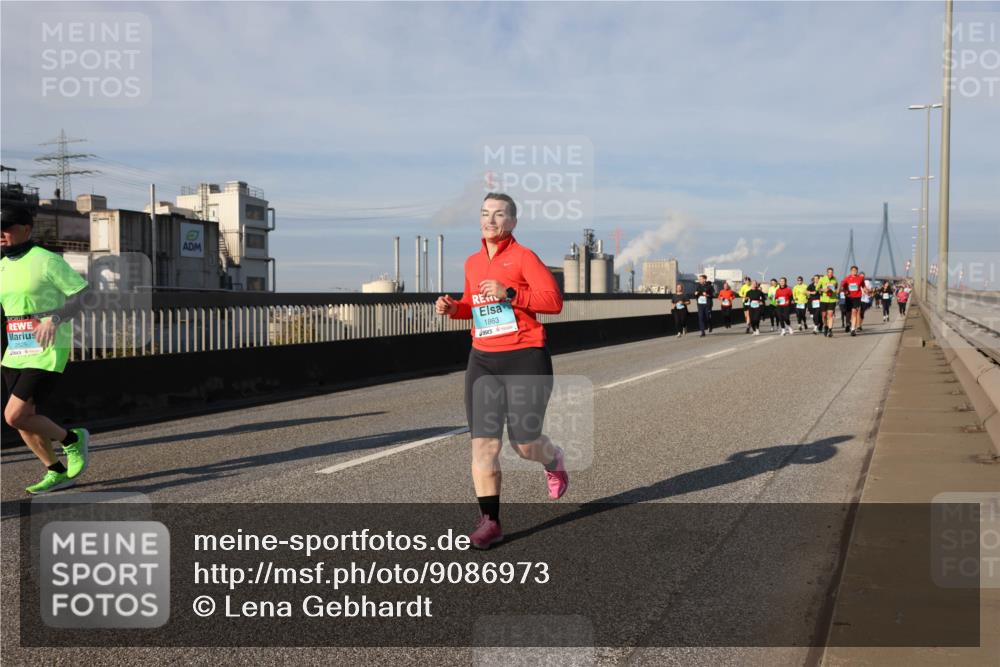 03.10.2025 - Köhlbrandbrückenlauf Lena Gebhardt http://msf.ph/oto/9086973 03.10.2025 10:06:08 Position 2  meine-sportfotos.de