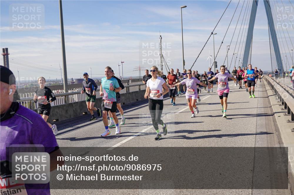 03.10.2025 - Köhlbrandbrückenlauf Michael Burmester http://msf.ph/oto/9086975 03.10.2025 12:43:57 Position 2  meine-sportfotos.de