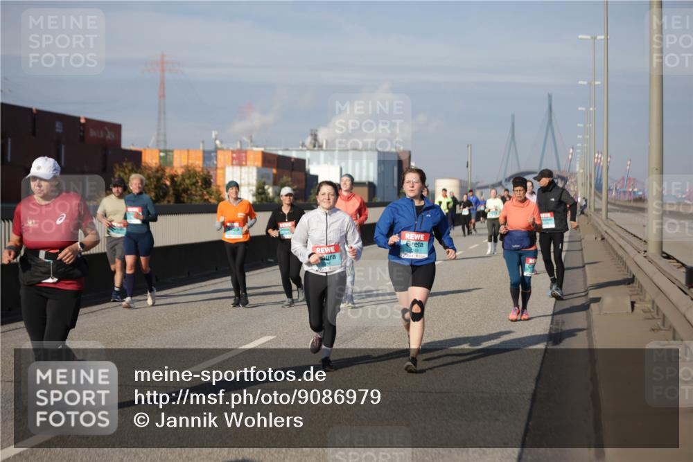 03.10.2025 - Köhlbrandbrückenlauf Jannik Wohlers http://msf.ph/oto/9086979 03.10.2025 10:08:02 Position 3  meine-sportfotos.de