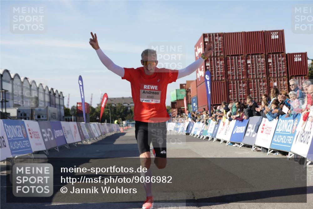03.10.2025 - Köhlbrandbrückenlauf Jannik Wohlers http://msf.ph/oto/9086982 03.10.2025 12:53:00 Ziel 4034, 4040 meine-sportfotos.de