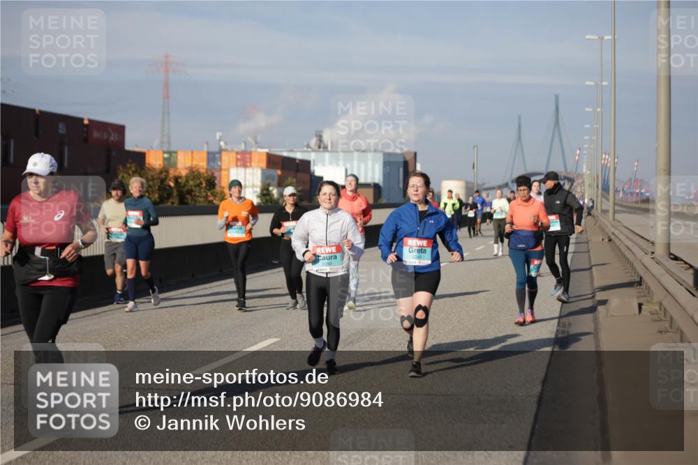 03.10.2025 - Köhlbrandbrückenlauf Jannik Wohlers http://msf.ph/oto/9086984 03.10.2025 10:08:02 Position 3  meine-sportfotos.de