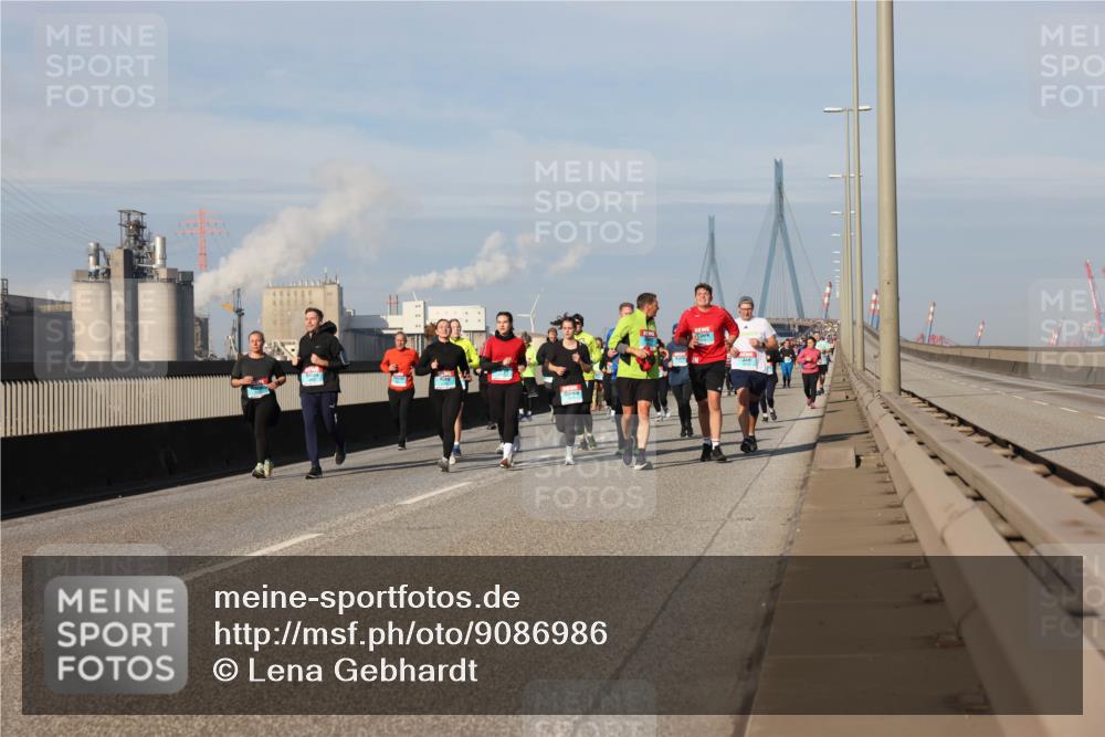 03.10.2025 - Köhlbrandbrückenlauf Lena Gebhardt http://msf.ph/oto/9086986 03.10.2025 10:06:09 Position 2  meine-sportfotos.de